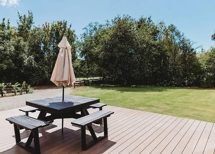 Hot Springs Retreat + Sapphire Springs Pools