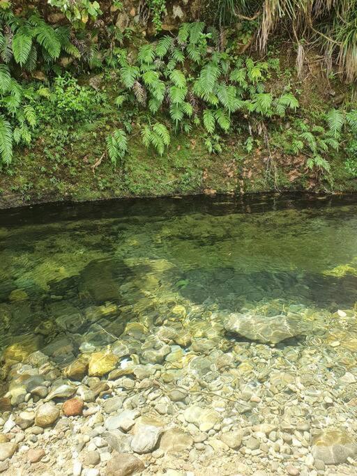 Hot Springs Retreat + Sapphire Springs Pools Tahawai